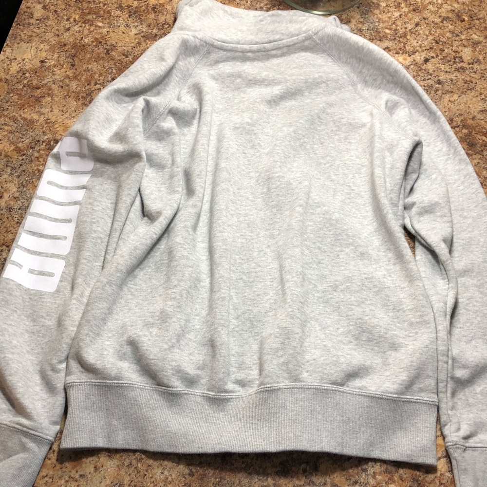 Women Puma full zipped jacket